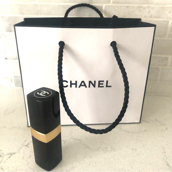 CHANEL Other - 🎀Chanel Suzanne 438 Rouge Coco Lipstick🎀